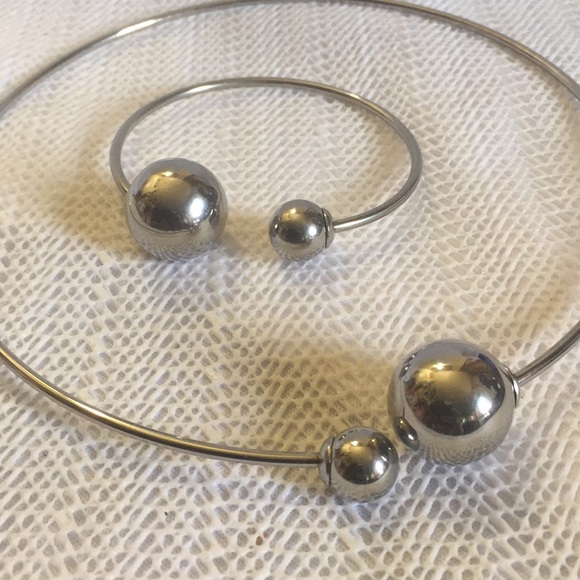 Abby star Jewelry - Nice silver ball choker set